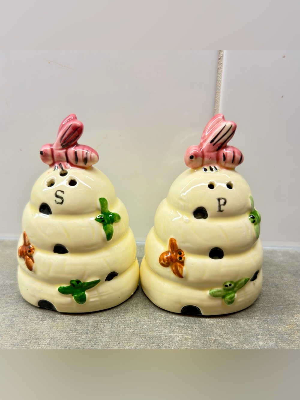 Vintage Enesco Honey Beehive Salt and Pepper Shakers, Very Cute!